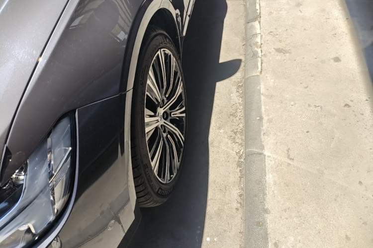 Used Volvo S90 New Energy 2021 T8 e-Drive Hybrid Luxury Edition Left Front Wheel Hub