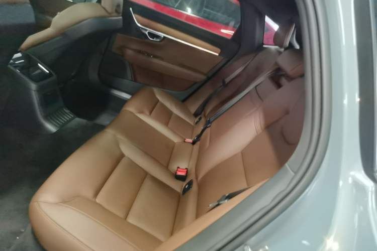 Used Volvo S90 New Energy 2021 T8 eDrive Hybrid Zhiyi Luxury Edition Left Rear Seat