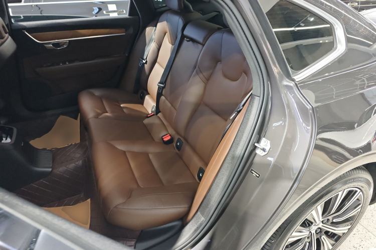 Used Volvo S90 New Energy 2021 T8 e-Drive Hybrid Luxury Edition Left Rear Seat