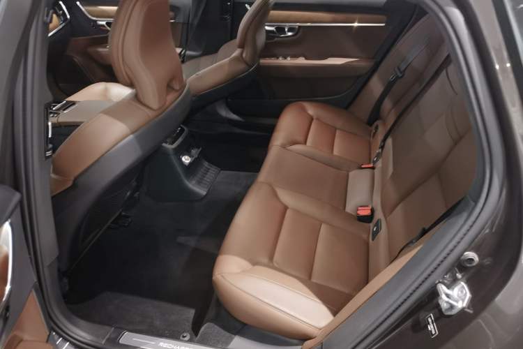 Used Volvo S90 New Energy 2021 T8 eDrive Hybrid Zhiyi Luxury Edition Left Rear Seat