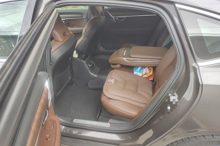 Used Volvo S90 New Energy 2021 T8 e-Drive Hybrid Luxury Edition Left Rear Seat