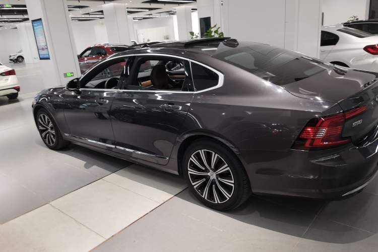 Used Volvo S90 New Energy 2021 T8 eDrive Hybrid Zhiyi Luxury Edition Left Side