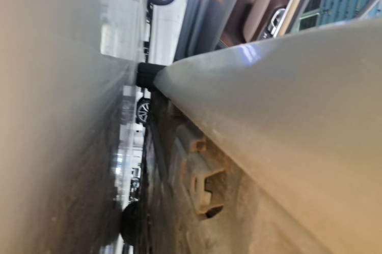 Used Volvo S90 New Energy 2021 T8 eDrive Hybrid Zhiyi Luxury Edition Left Side Sill