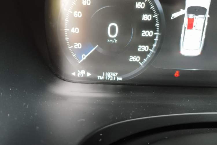 Used Volvo S90 New Energy 2021 T8 eDrive Hybrid Zhiyi Luxury Edition Odometer Close Up