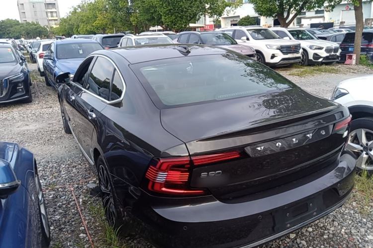 Used Volvo S90 New Energy 2021 T8 eDrive Hybrid Zhiyi Luxury Edition Rear Left 45 Deg