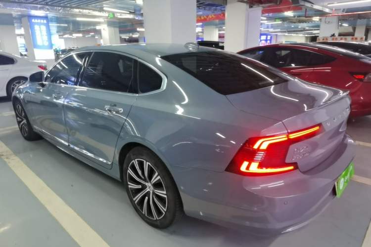 Used Volvo S90 New Energy 2021 T8 eDrive Hybrid Zhiyi Luxury Edition Rear Left 45 Deg