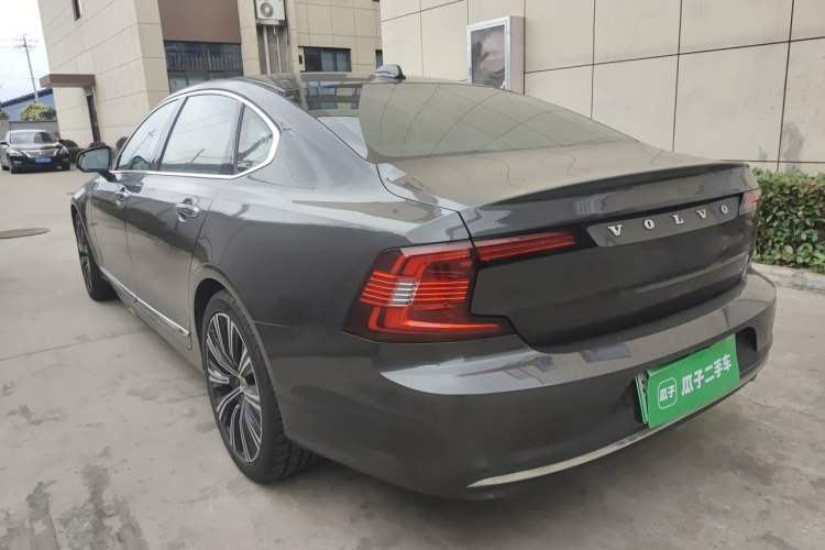 Used Volvo S90 New Energy 2021 T8 e-Drive Hybrid Luxury Edition Rear Left 45 Deg