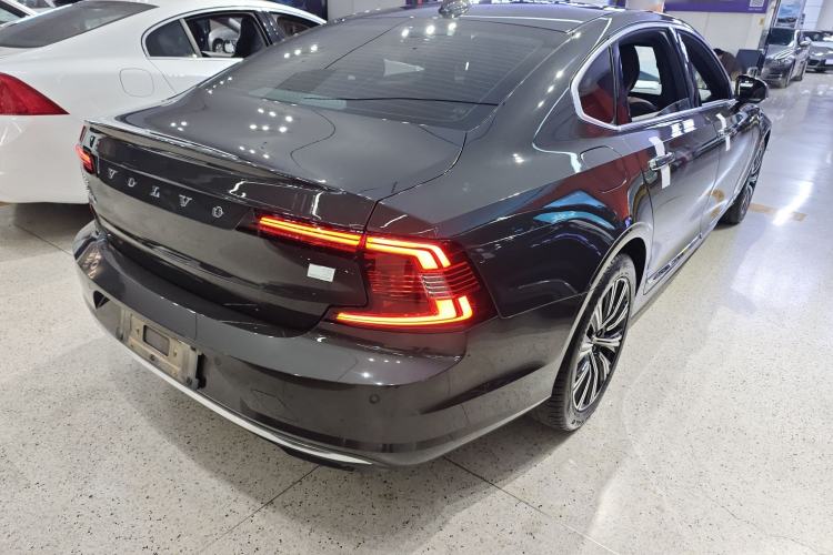 Used Volvo S90 New Energy 2021 T8 e-Drive Hybrid Luxury Edition Rear Right 45 Deg