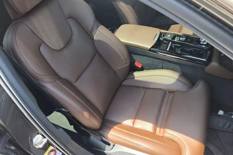 Used Volvo S90 New Energy 2021 T8 e-Drive Hybrid Luxury Edition Right Front Seat