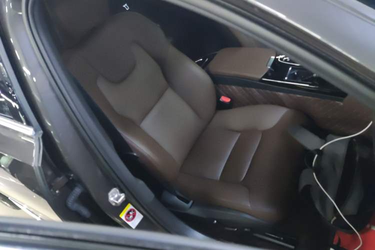 Used Volvo S90 New Energy 2021 T8 eDrive Hybrid Zhiyi Luxury Edition Right Front Seat