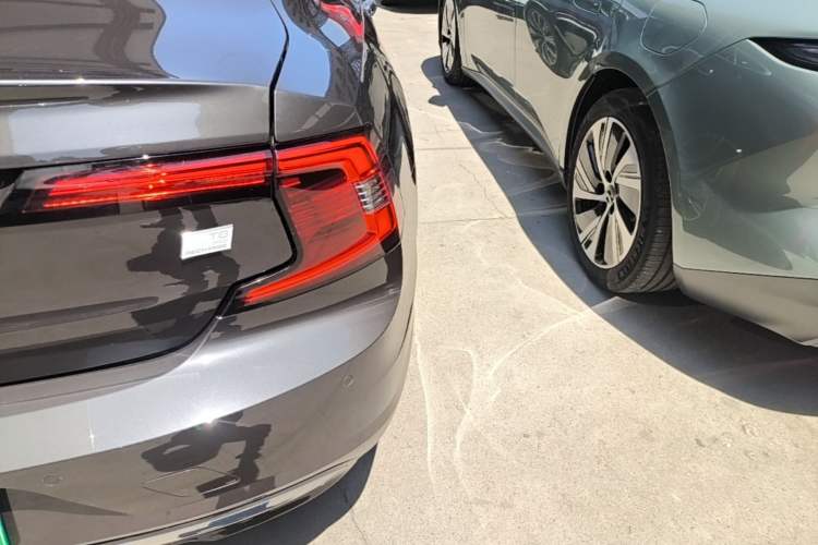 Used Volvo S90 New Energy 2021 T8 e-Drive Hybrid Luxury Edition Right Rear Taillight