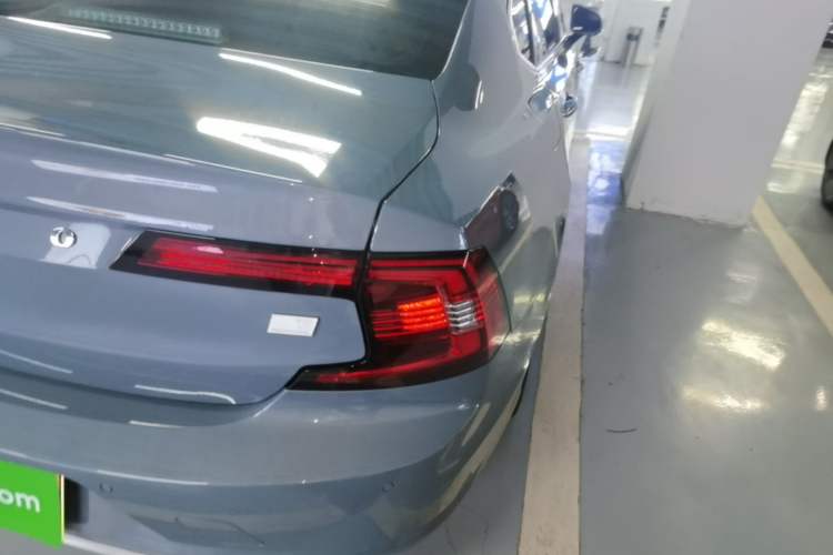 Used Volvo S90 New Energy 2021 T8 eDrive Hybrid Zhiyi Luxury Edition Right Rear Taillight