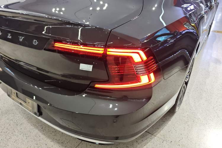 Used Volvo S90 New Energy 2021 T8 e-Drive Hybrid Luxury Edition Right Rear Taillight