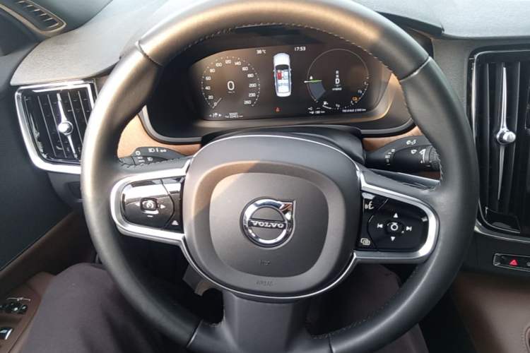 Used Volvo S90 New Energy 2021 T8 eDrive Hybrid Zhiyi Luxury Edition Steering Wheel