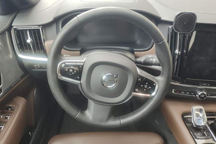 Used Volvo S90 New Energy 2021 T8 e-Drive Hybrid Luxury Edition Steering Wheel