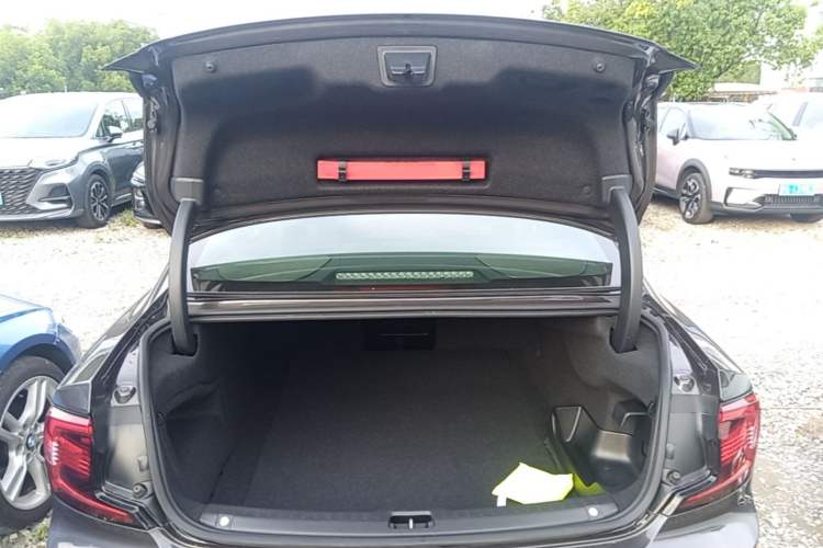 Used Volvo S90 New Energy 2021 T8 eDrive Hybrid Zhiyi Luxury Edition Trunk