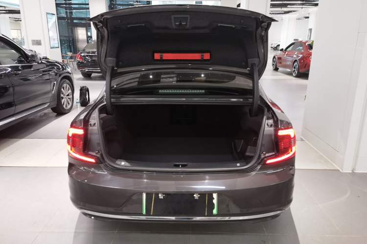 Used Volvo S90 New Energy 2021 T8 eDrive Hybrid Zhiyi Luxury Edition Trunk
