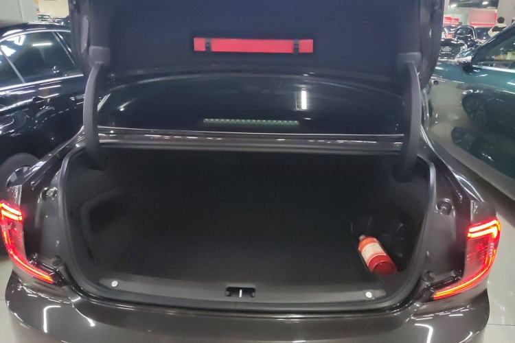 Used Volvo S90 New Energy 2021 T8 eDrive Hybrid Zhiyi Luxury Edition Trunk