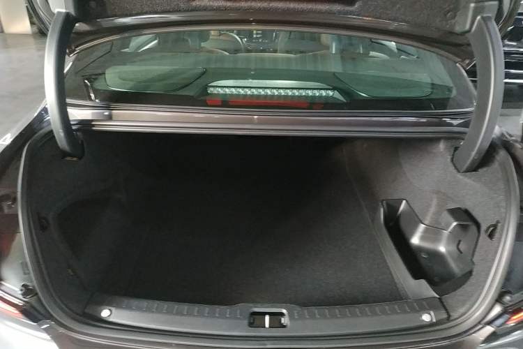 Used Volvo S90 New Energy 2021 T8 eDrive Hybrid Zhiyi Luxury Edition Trunk
