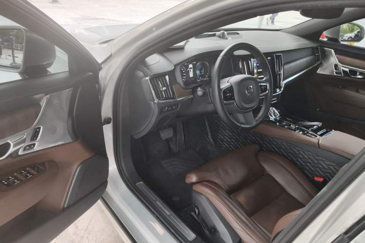 Used Volvo S90 New Energy 2021 T8 e-Drive Hybrid Luxury Edition Driver Seat