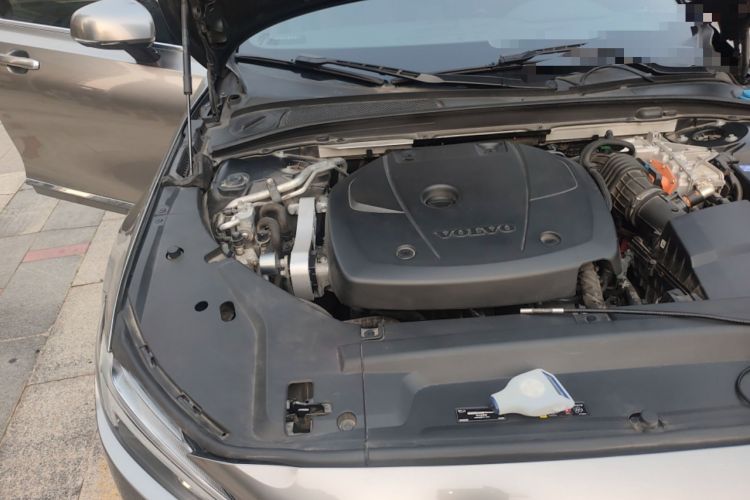 Used Volvo S90 New Energy 2021 T8 eDrive Hybrid Zhiyi Luxury Edition Engine Bay Right