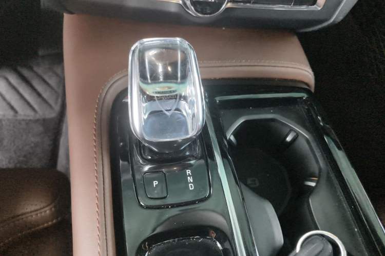 Used Volvo S90 New Energy 2021 T8 e-Drive Hybrid Luxury Edition Gear Lever