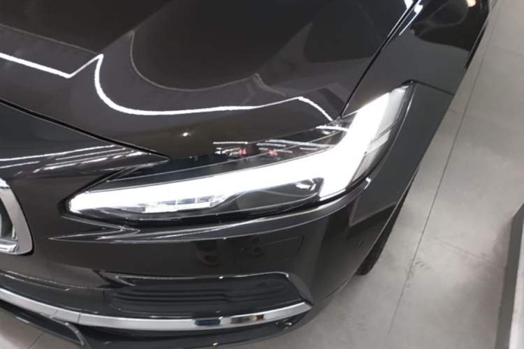Used Volvo S90 New Energy 2021 T8 e-Drive Hybrid Luxury Edition Left Front Headlight