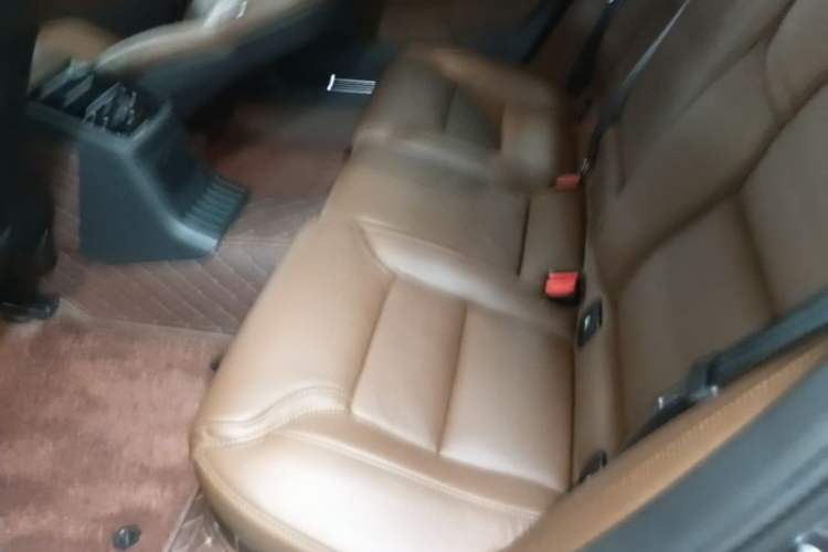 Used Volvo S90 New Energy 2021 T8 e-Drive Hybrid Luxury Edition Left Rear Seat