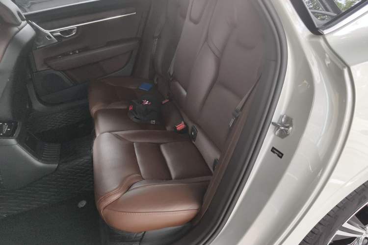 Used Volvo S90 New Energy 2021 T8 e-Drive Hybrid Luxury Edition Left Rear Seat