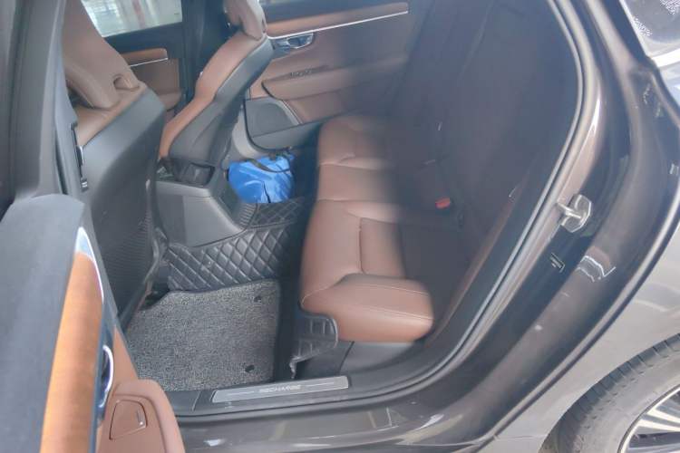 Used Volvo S90 New Energy 2021 T8 eDrive Hybrid Zhiyi Luxury Edition Left Rear Seat