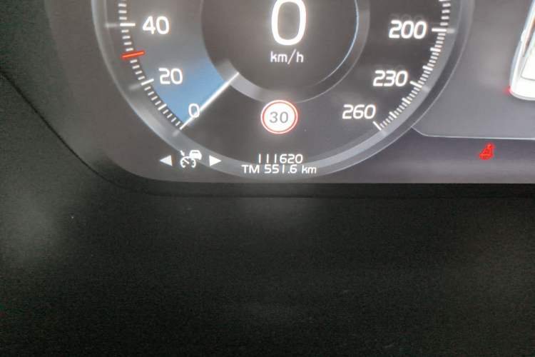 Used Volvo S90 New Energy 2021 T8 e-Drive Hybrid Luxury Edition Odometer Close Up