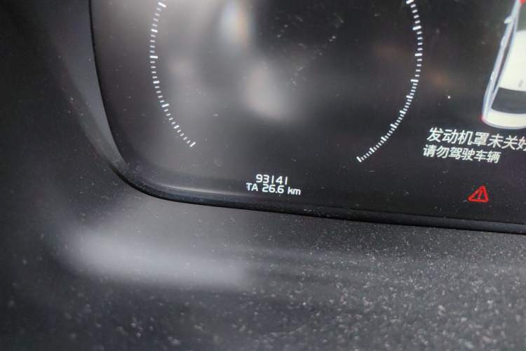 Used Volvo S90 New Energy 2021 T8 eDrive Hybrid Zhiyi Luxury Edition Odometer Close Up