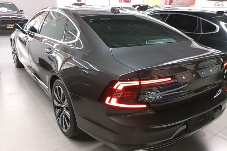 Used Volvo S90 New Energy 2021 T8 e-Drive Hybrid Luxury Edition Rear Left 45 Deg