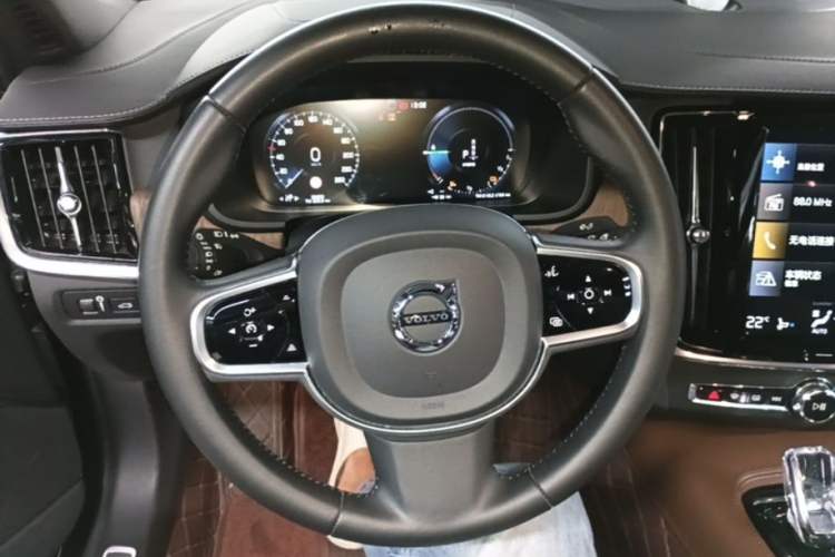 Used Volvo S90 New Energy 2021 T8 e-Drive Hybrid Luxury Edition Steering Wheel