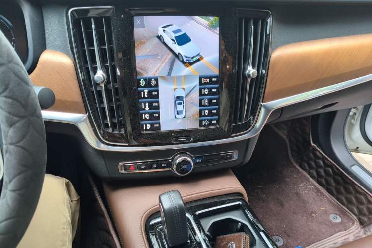 Used Volvo S90 New Energy 2021 T8 eDrive Hybrid Zhiyi Luxury Edition Audio And AC Panel