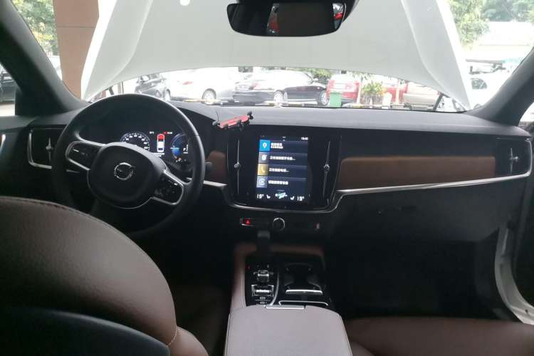 Used Volvo S90 New Energy 2021 T8 eDrive Hybrid Zhiyi Luxury Edition Center Console
