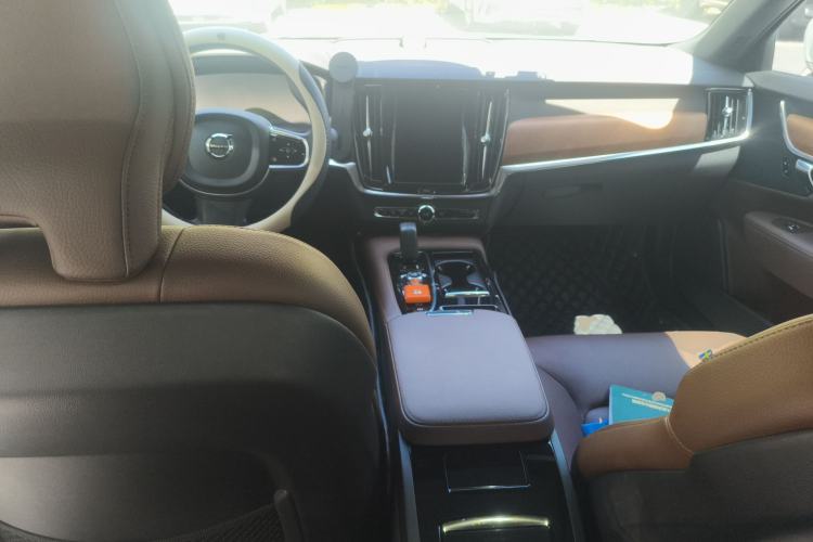 Used Volvo S90 New Energy 2021 T8 eDrive Hybrid Zhiyi Luxury Edition Center Console