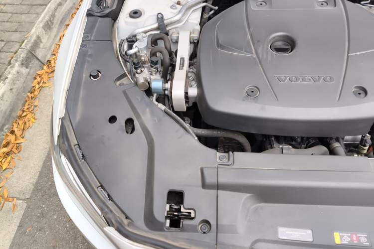 Used Volvo S90 New Energy 2021 T8 eDrive Hybrid Zhiyi Luxury Edition Engine Bay Right