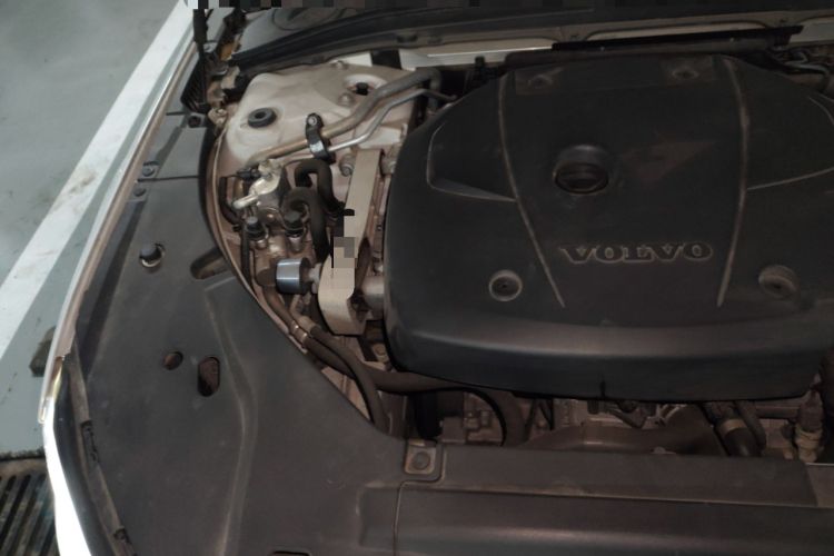 Used Volvo S90 New Energy 2021 T8 eDrive Hybrid Zhiyi Luxury Edition Engine Bay Right