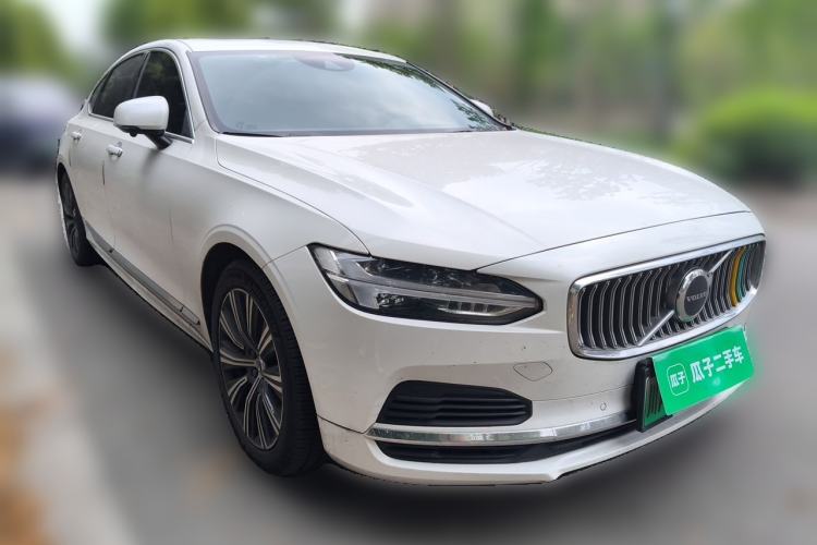 Used Volvo S90 New Energy 2021 T8 eDrive Hybrid Zhiyi Luxury Edition Front Right 45 Deg