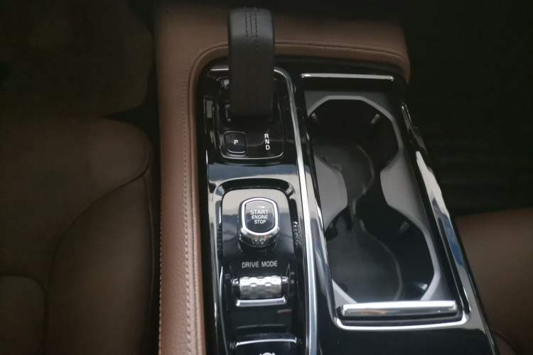 Used Volvo S90 New Energy 2021 T8 eDrive Hybrid Zhiyi Luxury Edition Gear Lever