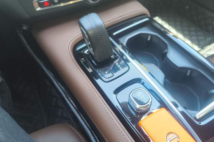 Used Volvo S90 New Energy 2021 T8 eDrive Hybrid Zhiyi Luxury Edition Gear Lever