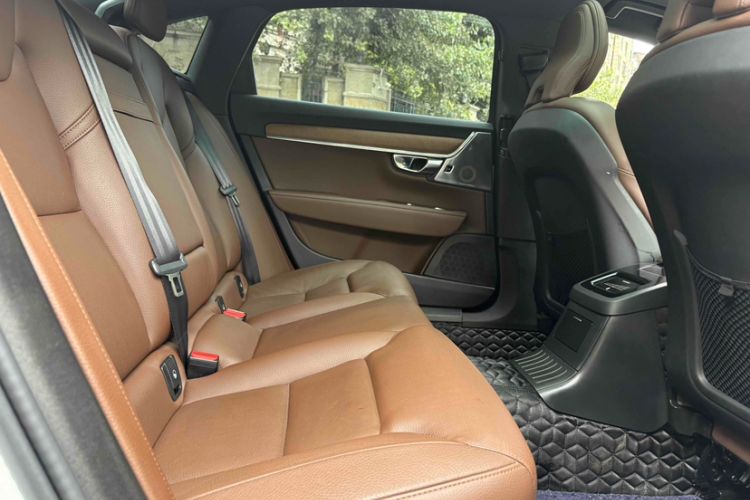 Used Volvo S90 New Energy 2021 T8 eDrive Hybrid Zhiyi Luxury Edition Interior 12