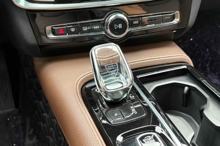 Used Volvo S90 New Energy 2021 T8 eDrive Hybrid Zhiyi Luxury Edition Interior 9