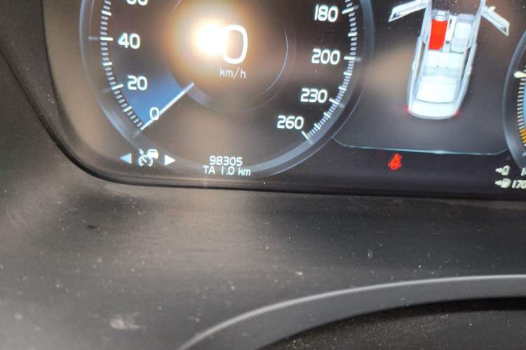 Used Volvo S90 New Energy 2021 T8 eDrive Hybrid Zhiyi Luxury Edition Odometer Close Up