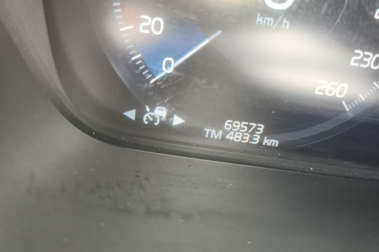Used Volvo S90 New Energy 2021 T8 eDrive Hybrid Zhiyi Luxury Edition Odometer Close Up