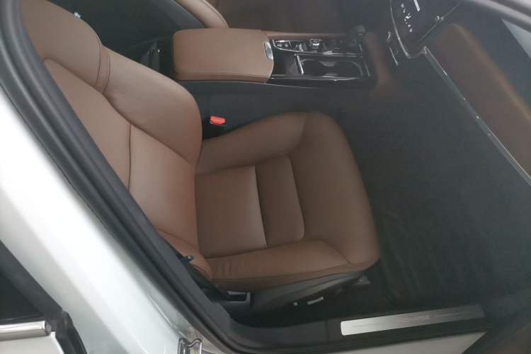 Used Volvo S90 New Energy 2021 T8 eDrive Hybrid Zhiyi Luxury Edition Right Front Seat
