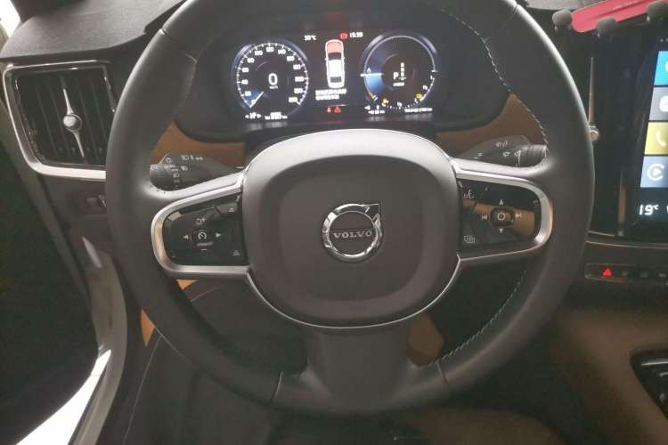 Used Volvo S90 New Energy 2021 T8 eDrive Hybrid Zhiyi Luxury Edition Steering Wheel