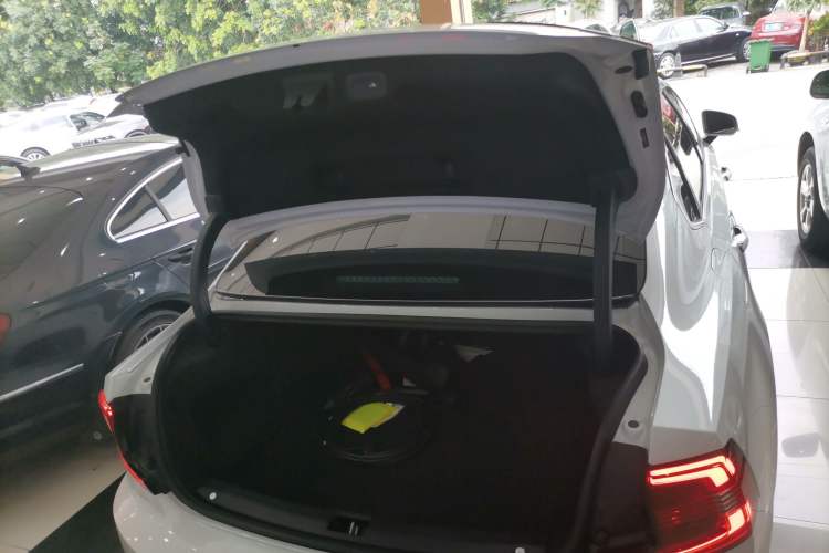 Used Volvo S90 New Energy 2021 T8 eDrive Hybrid Zhiyi Luxury Edition Trunk
