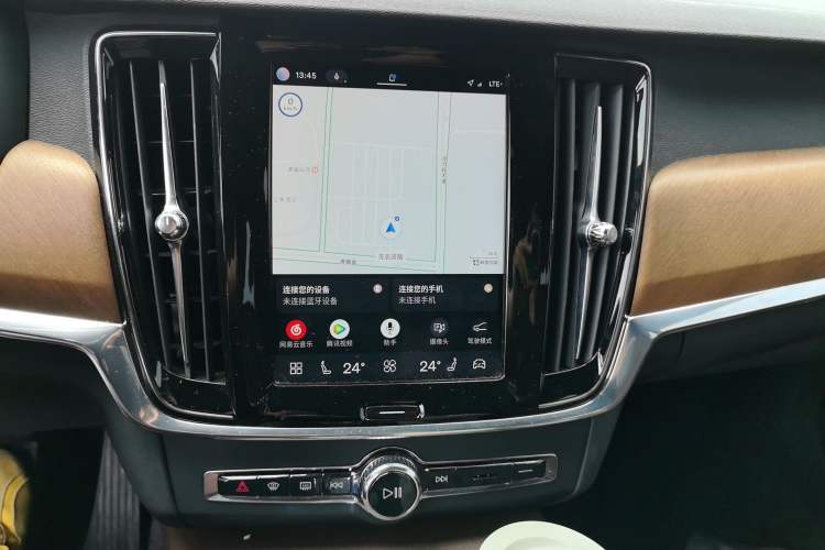 Used Volvo S90 New Energy 2022 T8 eDrive Hybrid Luxury Edition Audio And AC Panel